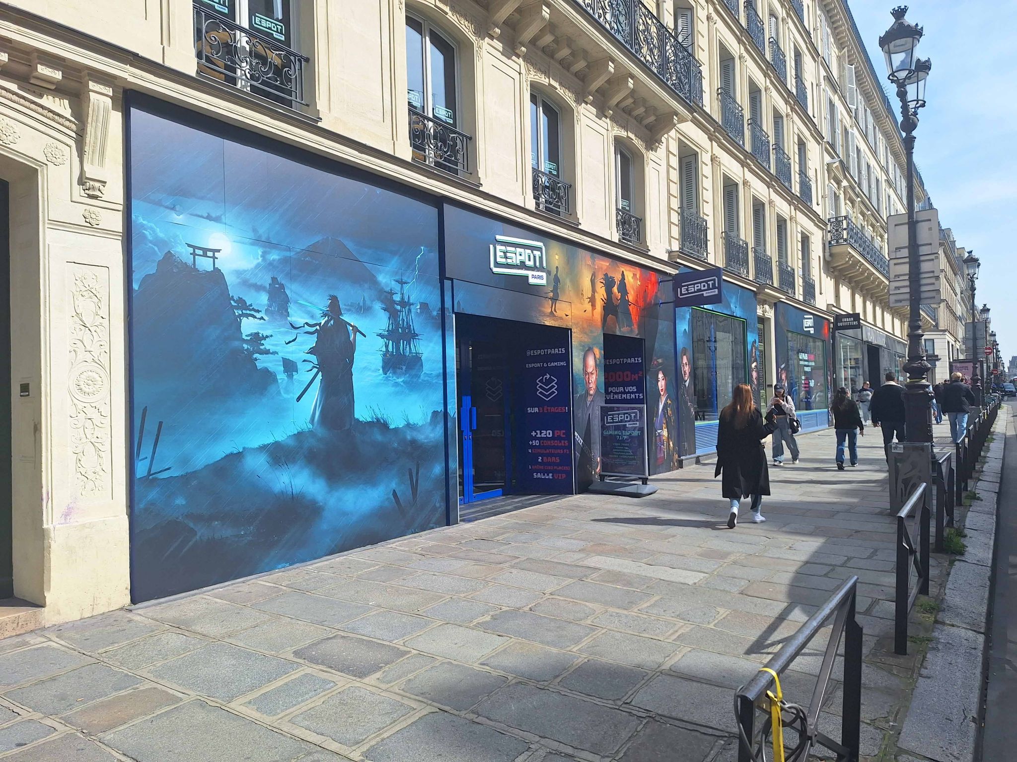 Habillage magasin pose d'adhésif & Vitrophanie image 2