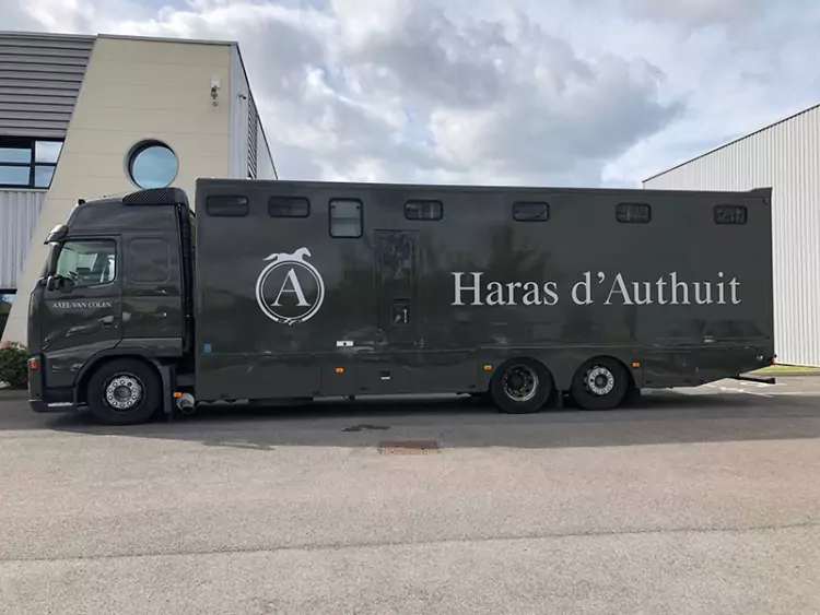 Lettrage camion chevaux
