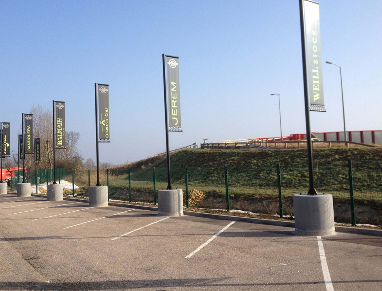 Kak&eacute;monos sur plots en b&eacute;ton &nbsp;
&nbsp; image 2