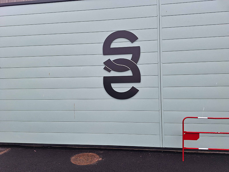 Pose d'enseigne dans le Val d'Oise  
  image 2