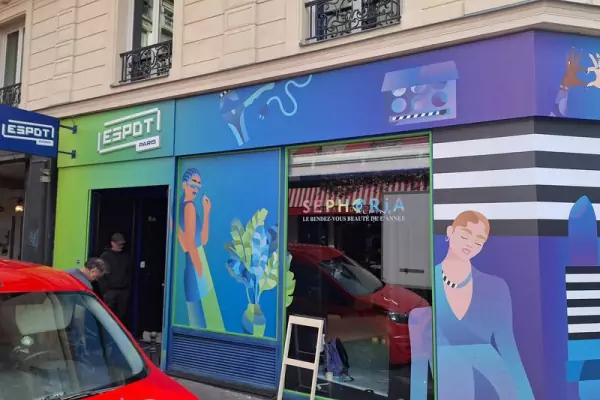 Adhésif et décoration de vitrine à Paris (75) image 5